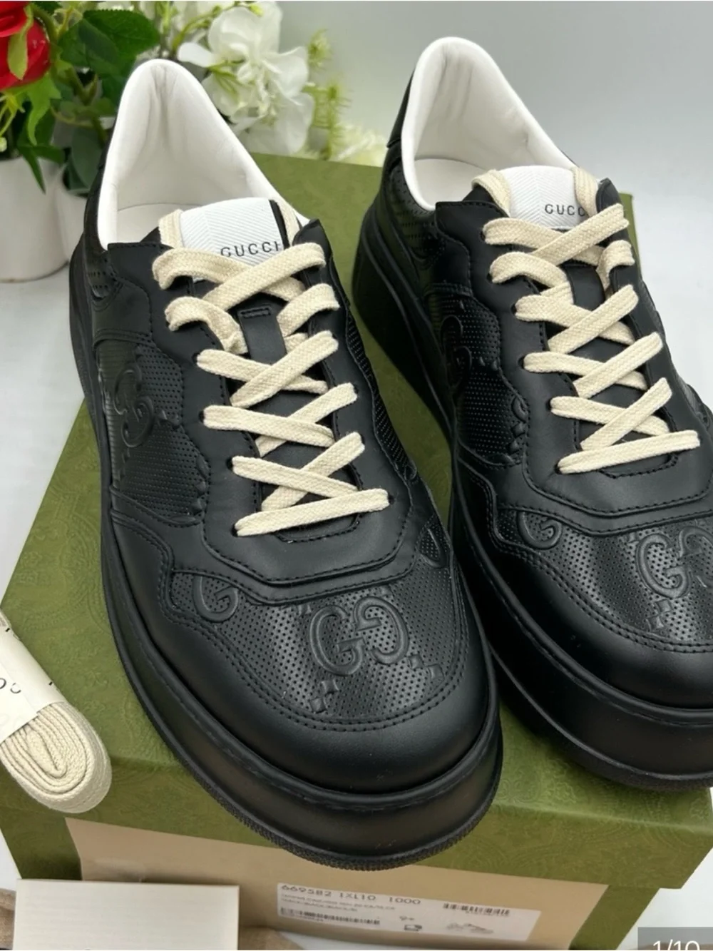 Gucci GG embossed Leather sneakers size 10 US made in Italy